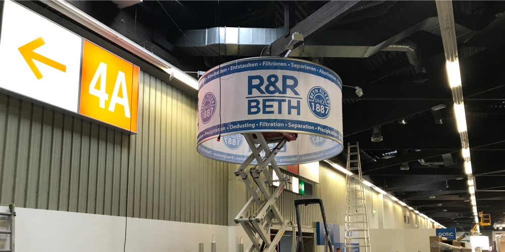 Montage - R&R Messestand