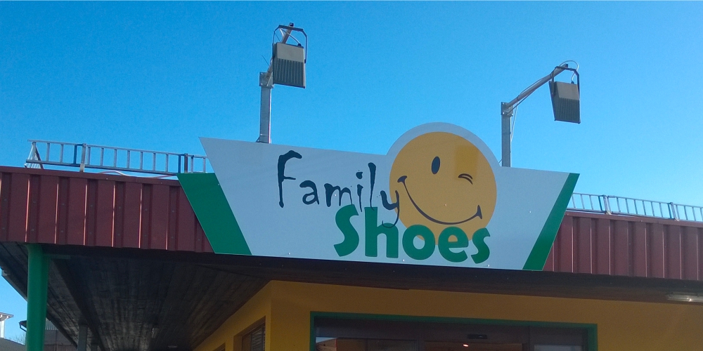 Schild - Family Shoes